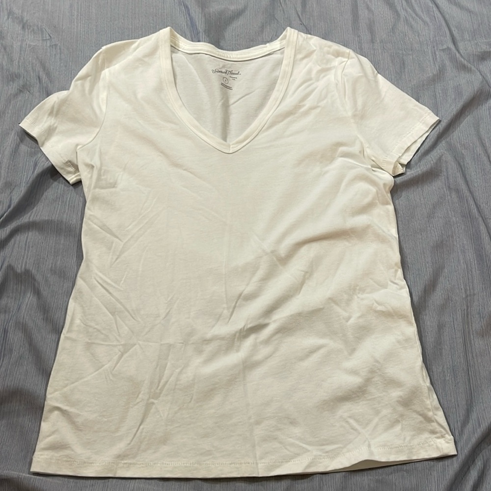 ⚙️Universal Thread White V-Neck